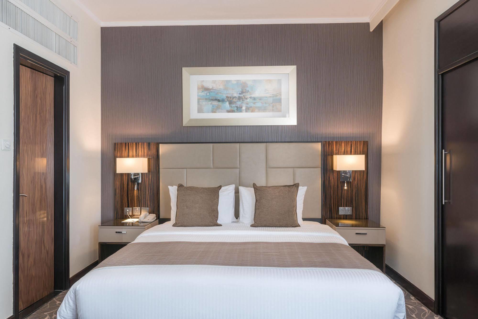 Hawthorn Extended Stay By Wyndham Abu Dhabi City Center Exterior foto
